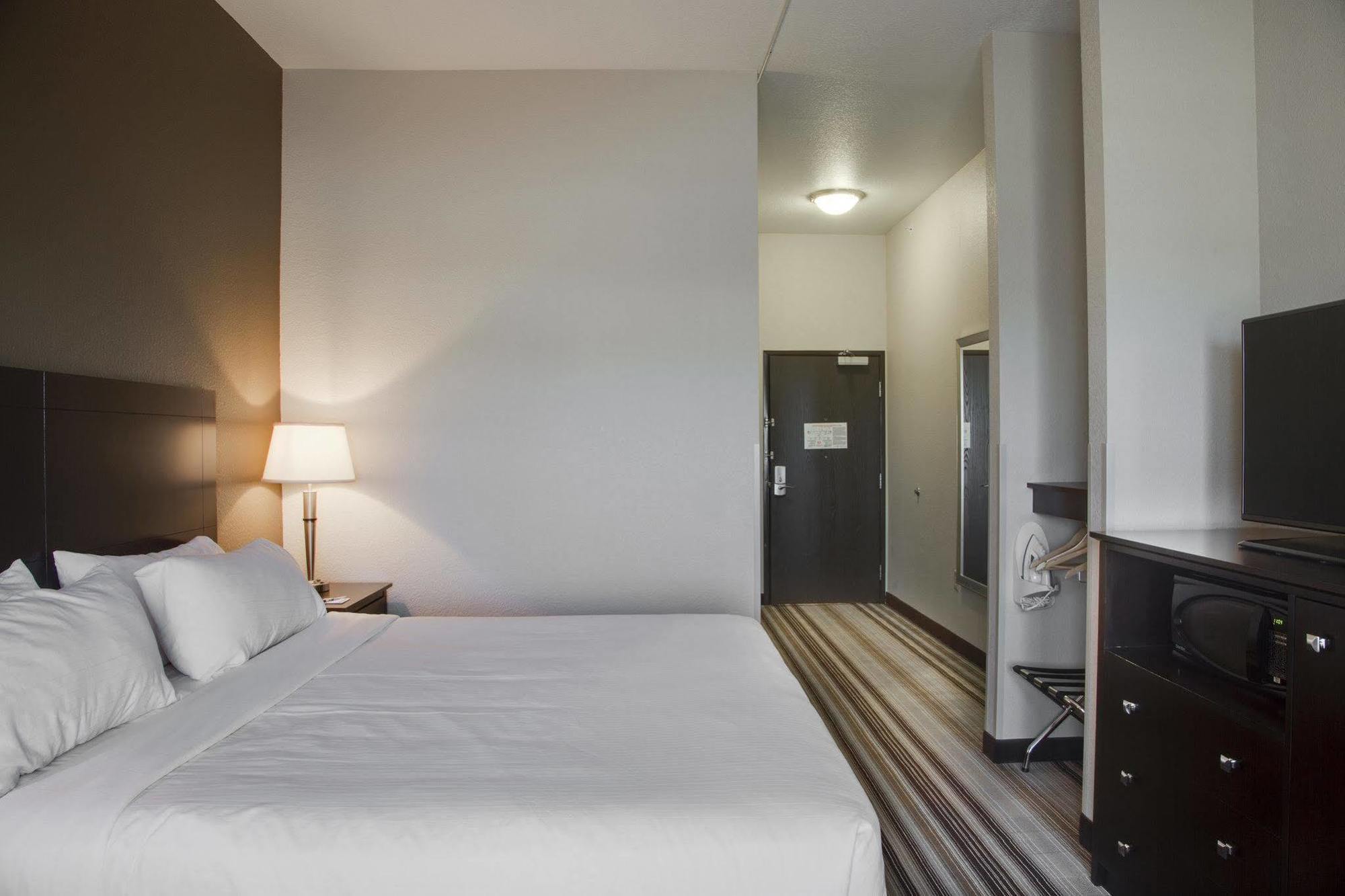 Holiday Inn Express & Suites Nevada By Ihg Екстер'єр фото